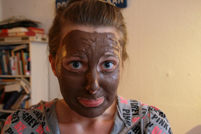 Регенерирующая шоколадная маска для лица своими руками